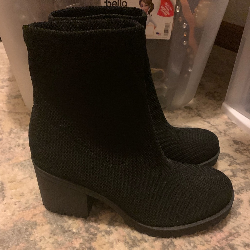 Brand new never worn dirty laundry black booties